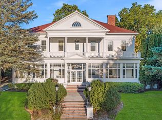 W278N2725 Rocky Point Rd, Pewaukee, WI 53072