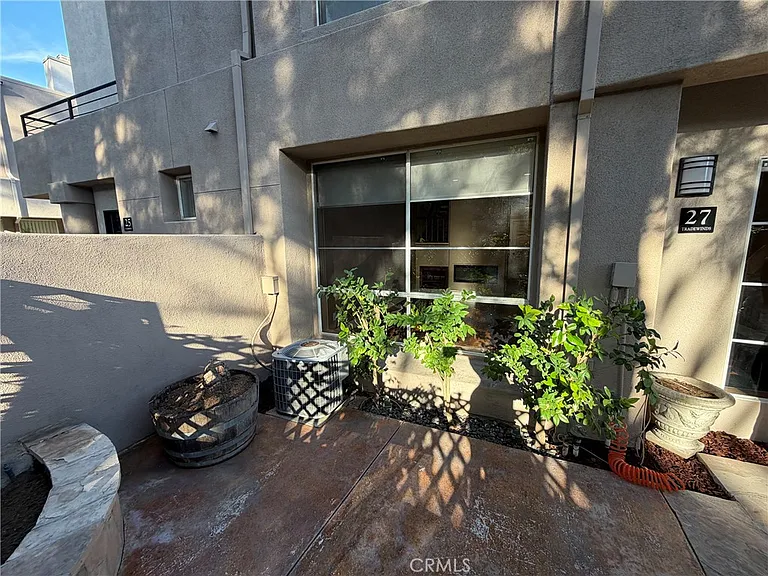 27 Tradewinds — Photo 22