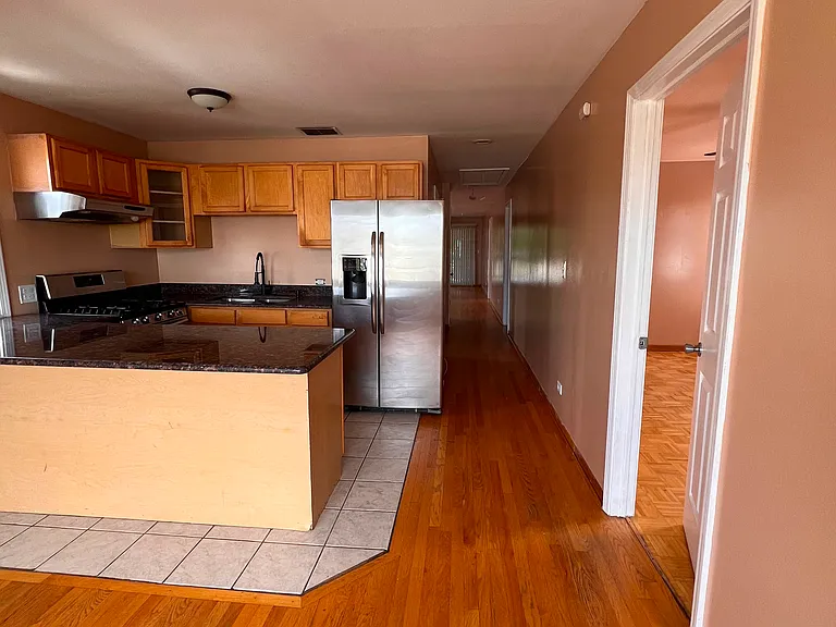 5242 W Roscoe St #2 — Photo 6