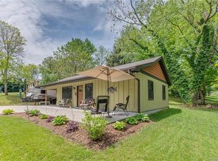 22 Hollingsworth Ln, Hendersonville, NC 28792