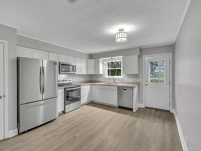 3350 Oak Trees Ct — Photo 22