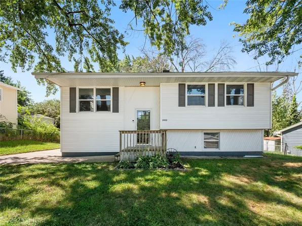 3902 E 40th St, Des Moines, IA 50317