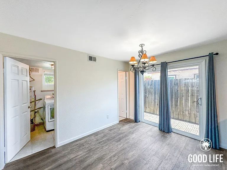 517 4th Ave #2 — Photo 8