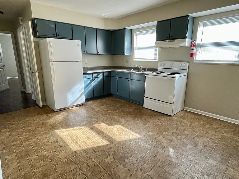320 E Canedy St #4 — Photo 2