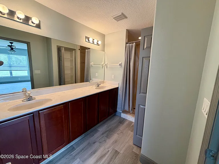 915 Twisting Branch Ct — Photo 13