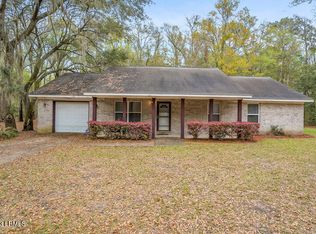 97 Cuffy Rd, Saint Helena Island, SC 29920