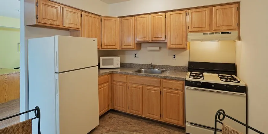 Pickwick Apartments — Photo 3
