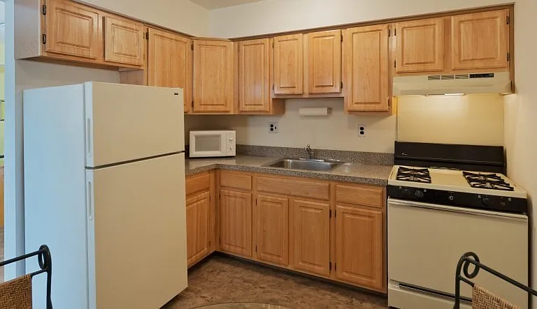 Pickwick Apartments — Photo 3