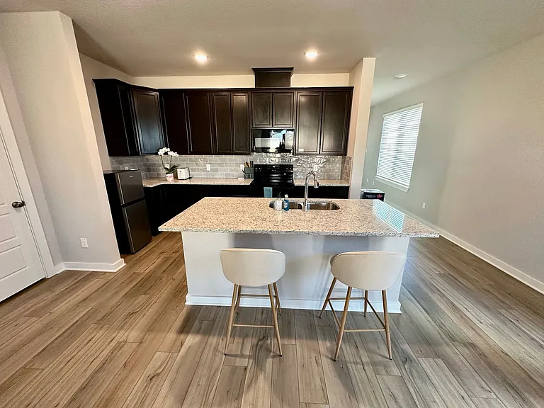 1021 Elise Ave — Photo 12