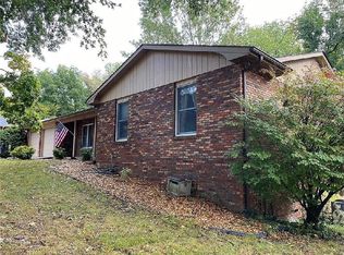 2016 Cambridge Dr, Cape Girardeau, MO 63701