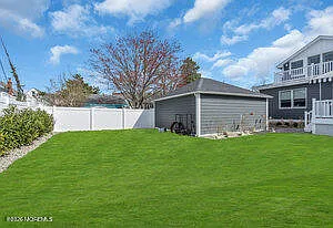 111 Sanborn Ave — Photo 46
