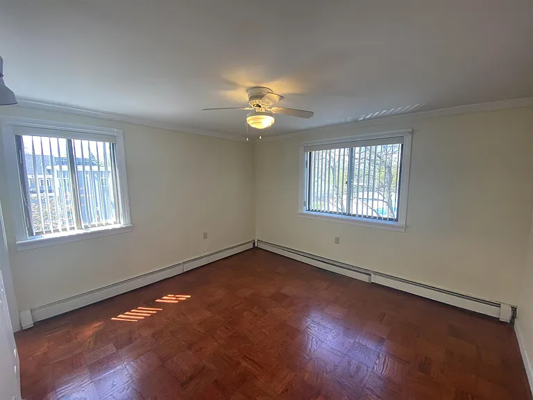 40 Clifton St #33 — Photo 2