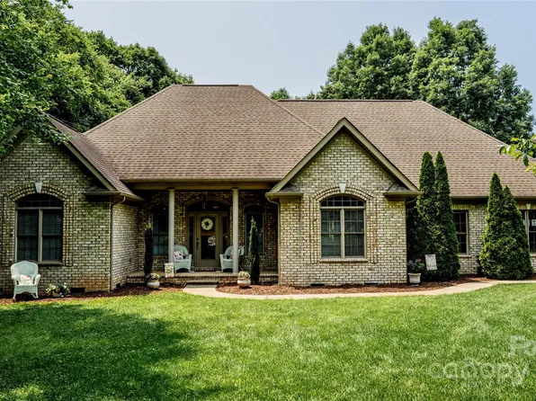 3273 16th St NE, Hickory, NC 28601