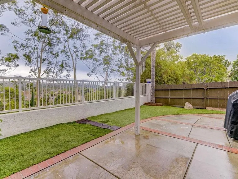 1298 El Mercado Way #D — Photo 10
