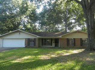 2864 Fallbrook Dr, Jackson, MS 39212