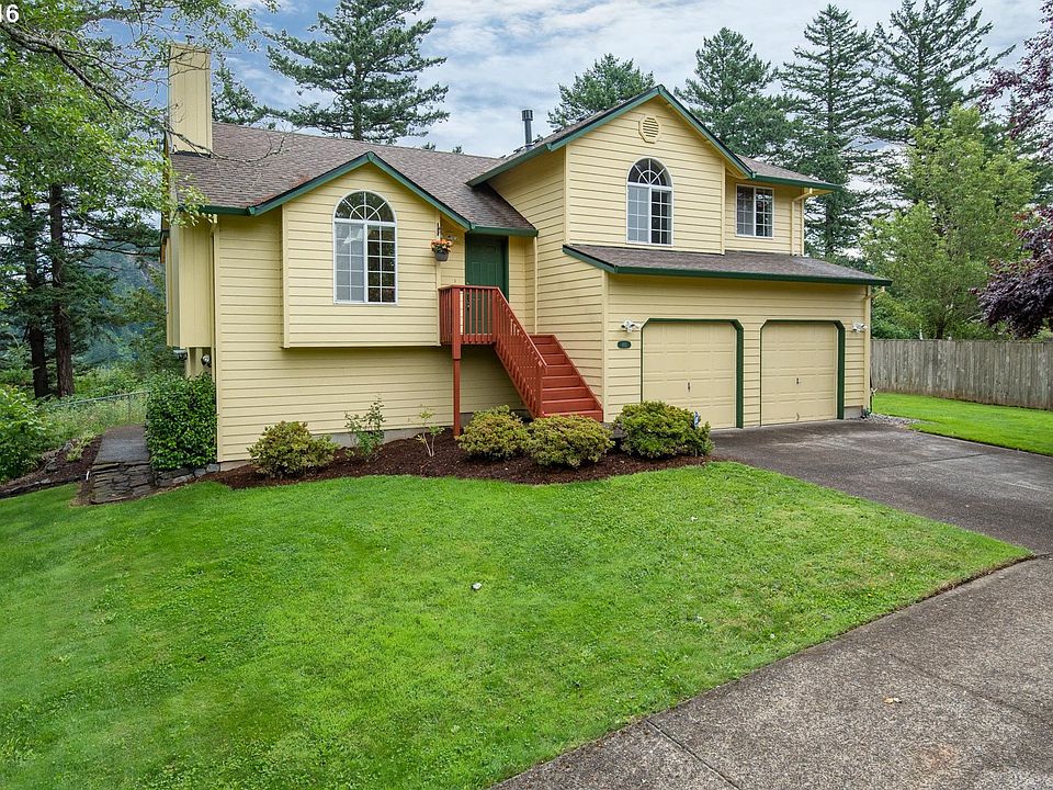 1st image of 692 SE Beaver Creek Ct