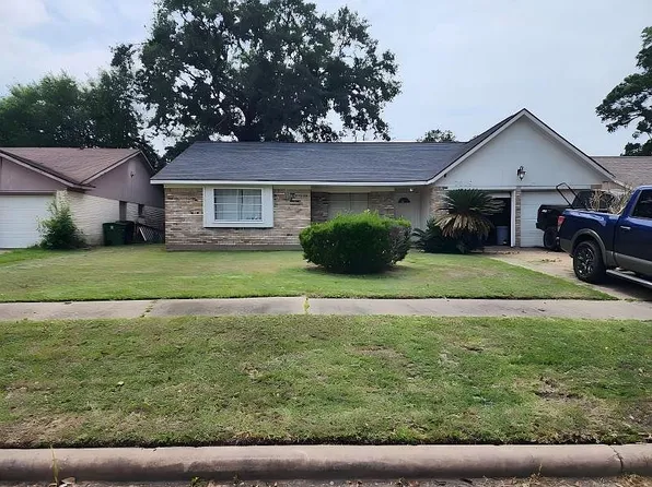 7319 Tall Pines Dr, Houston, TX 77088