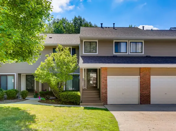 126 Wildflower Cir, Buffalo Grove, IL 60089