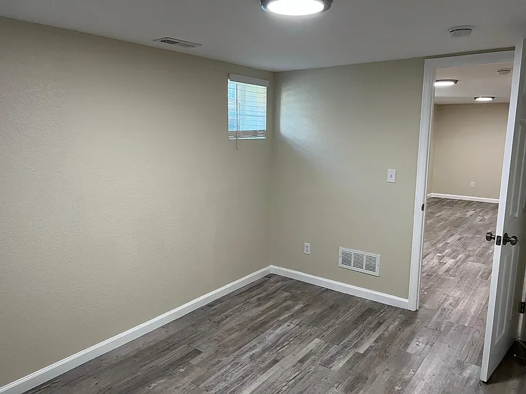 1656 Lansing St — Photo 32