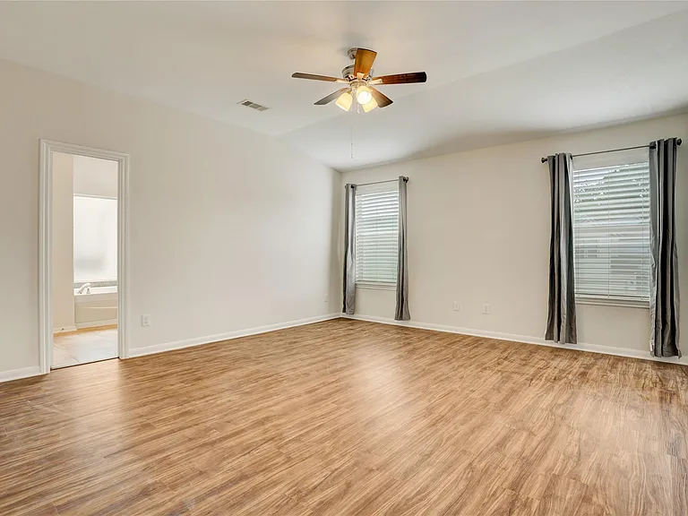 10046 Hillside Bayou Dr — Photo 14