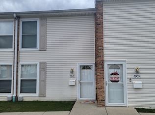 1905 Kenilworth Cir, Hoffman Estates, IL 60169