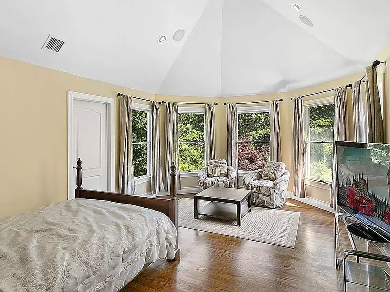 3 Clara Dr — Photo 8