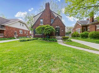 847 University Pl, Grosse Pointe, MI 48230