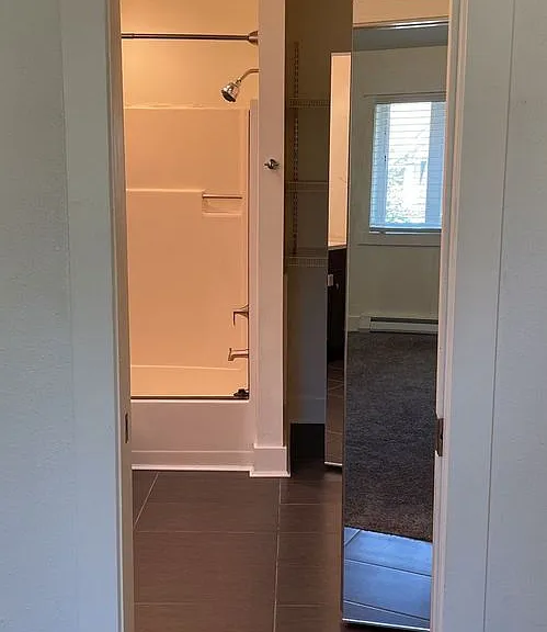 1725 W Koch St #10 — Photo 2