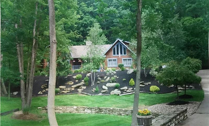 1st image of 210 Edgewater Dr