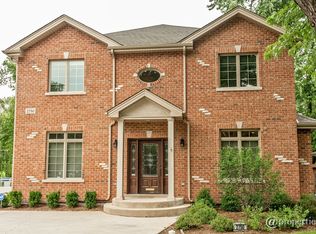 2750 Central Rd, Glenview, IL 60025