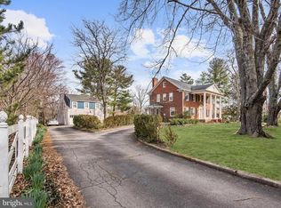 5812 Cannon Ln, Alexandria, VA 22303