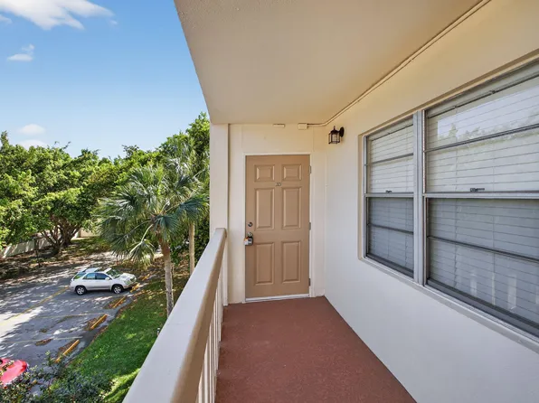 2102 Lucaya Bend #A3, Coconut Creek, FL 33066