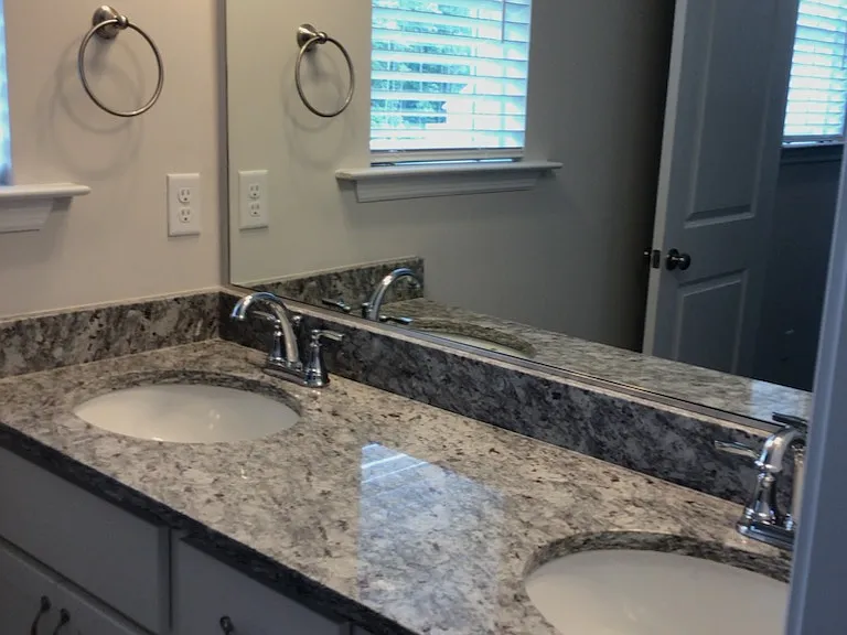 605 Hampton Dr — Photo 7