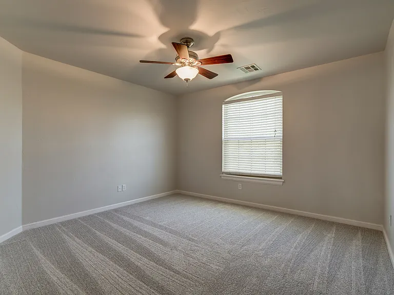 22525 Lindy Ter — Photo 69