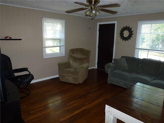 4th image of 713 Hoover Ave