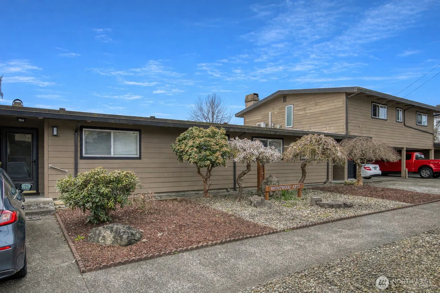 629 Terrace Avenue photo 1