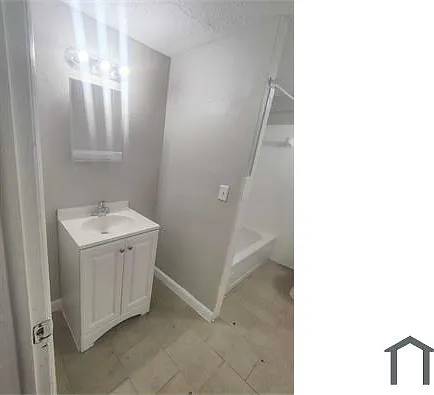 2 bed, 846 sqft, $1,000 — Photo 2