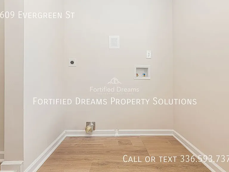 1609 Evergreen St — Photo 15