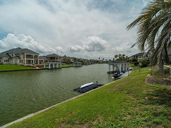 5th image of 2910 N Island Drive