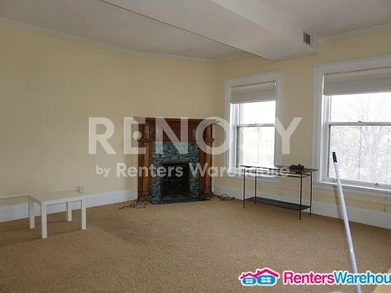 596 Summit Ave #2 — Photo 9