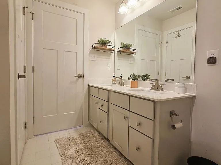 12713 Finningham Mews — Photo 37