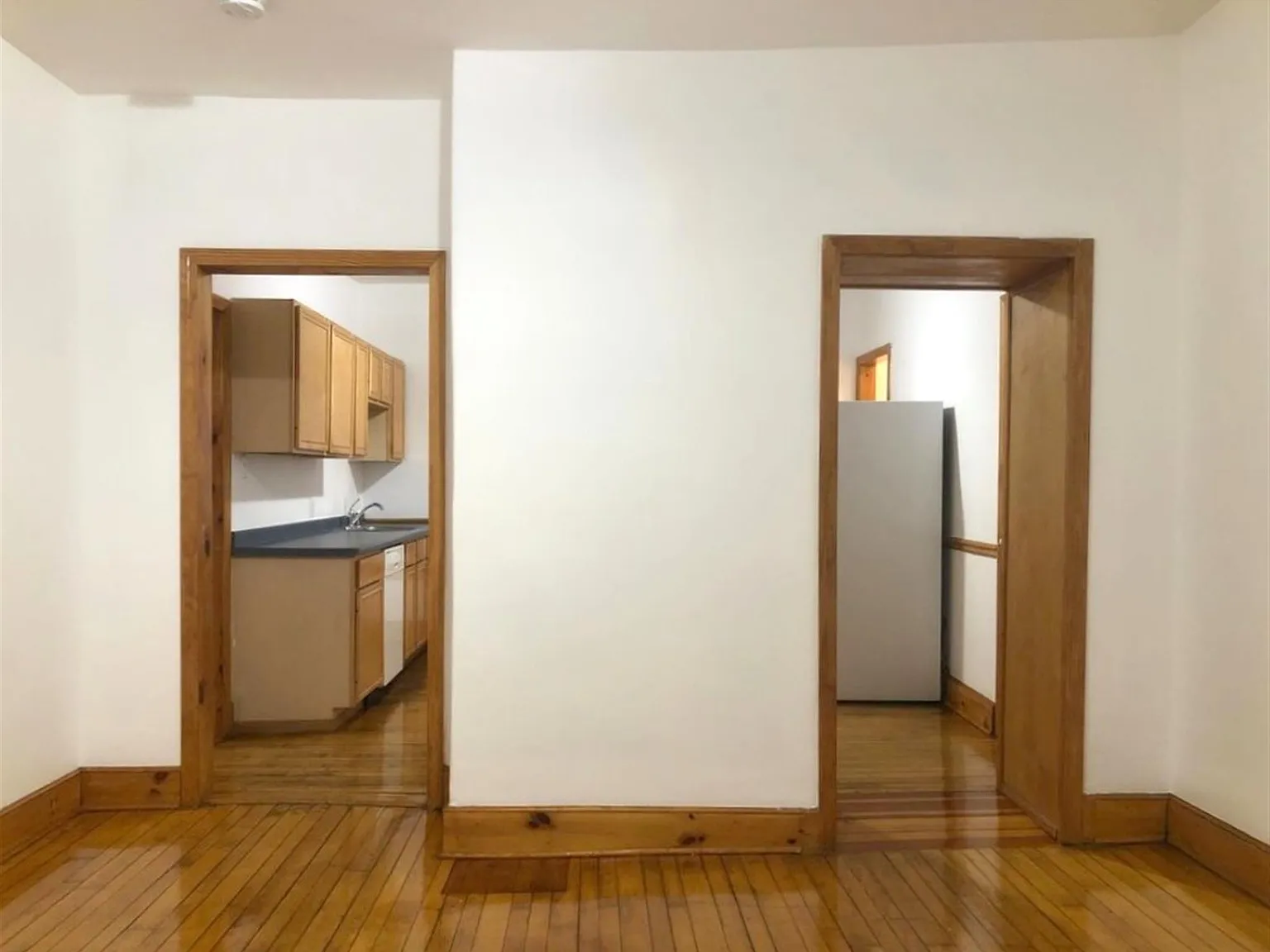 189 Lowell St — Photo 2