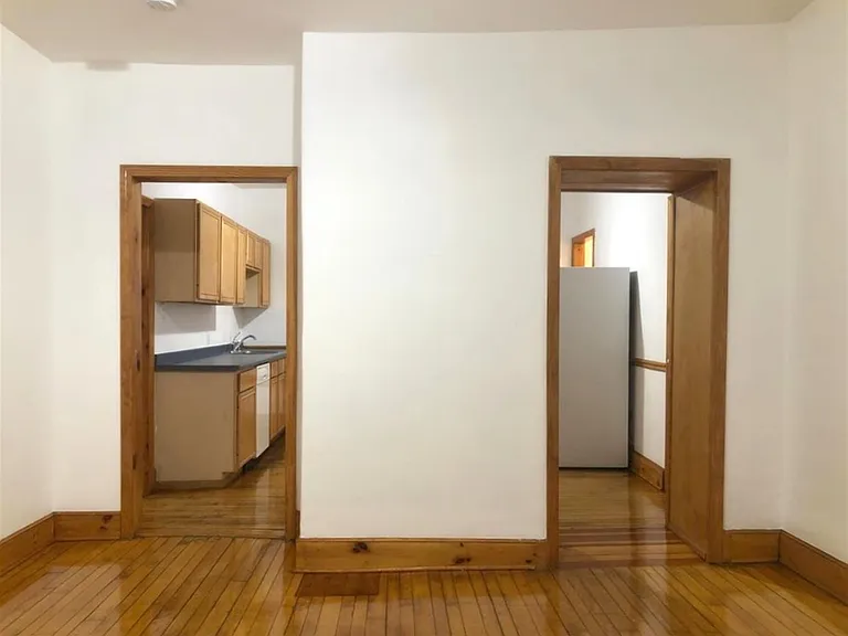 189 Lowell St #2 — Photo 9