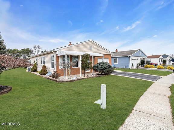 2nd image of 8 Merrilee Lane