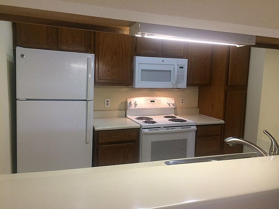 1st image of 2121 El Paseo St APT 2104