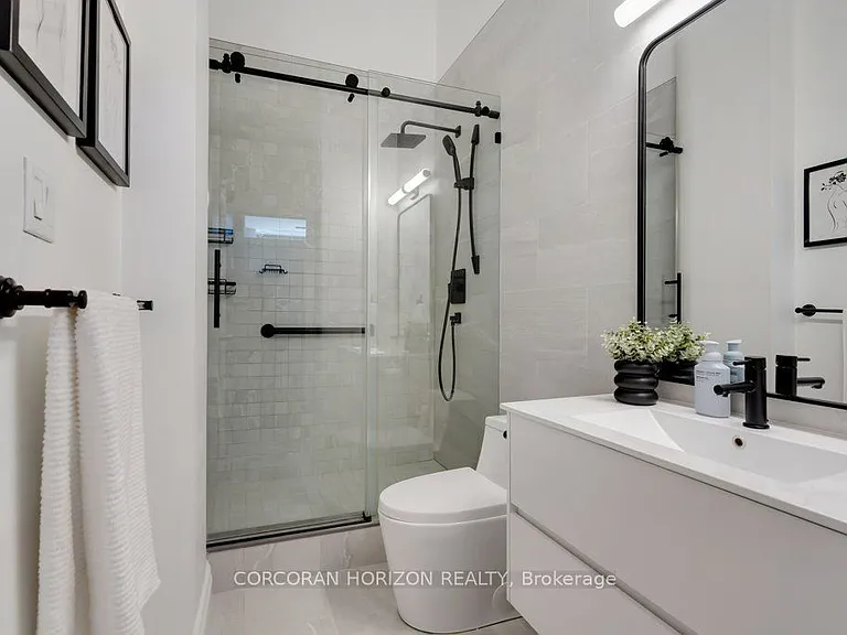 276 King St W #209 — Photo 29