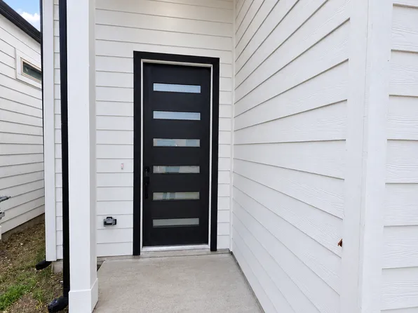 35 Foxshire Ln, Houston, TX 77047