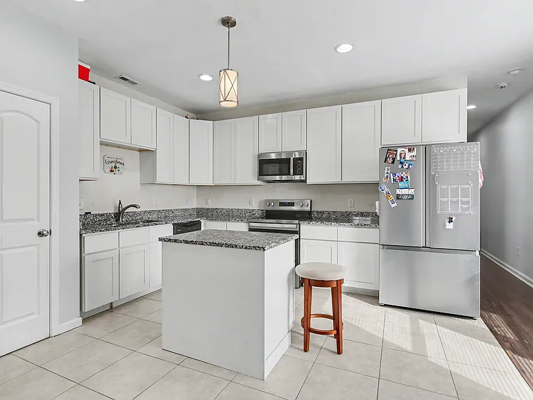 2700 Myrtle Ave — Photo 10
