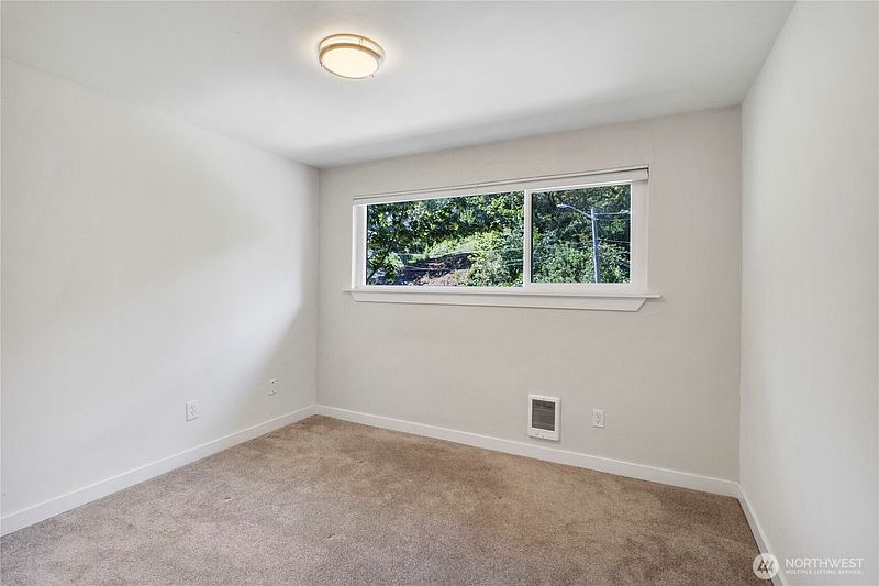 5th image of 2701 S Walden Street