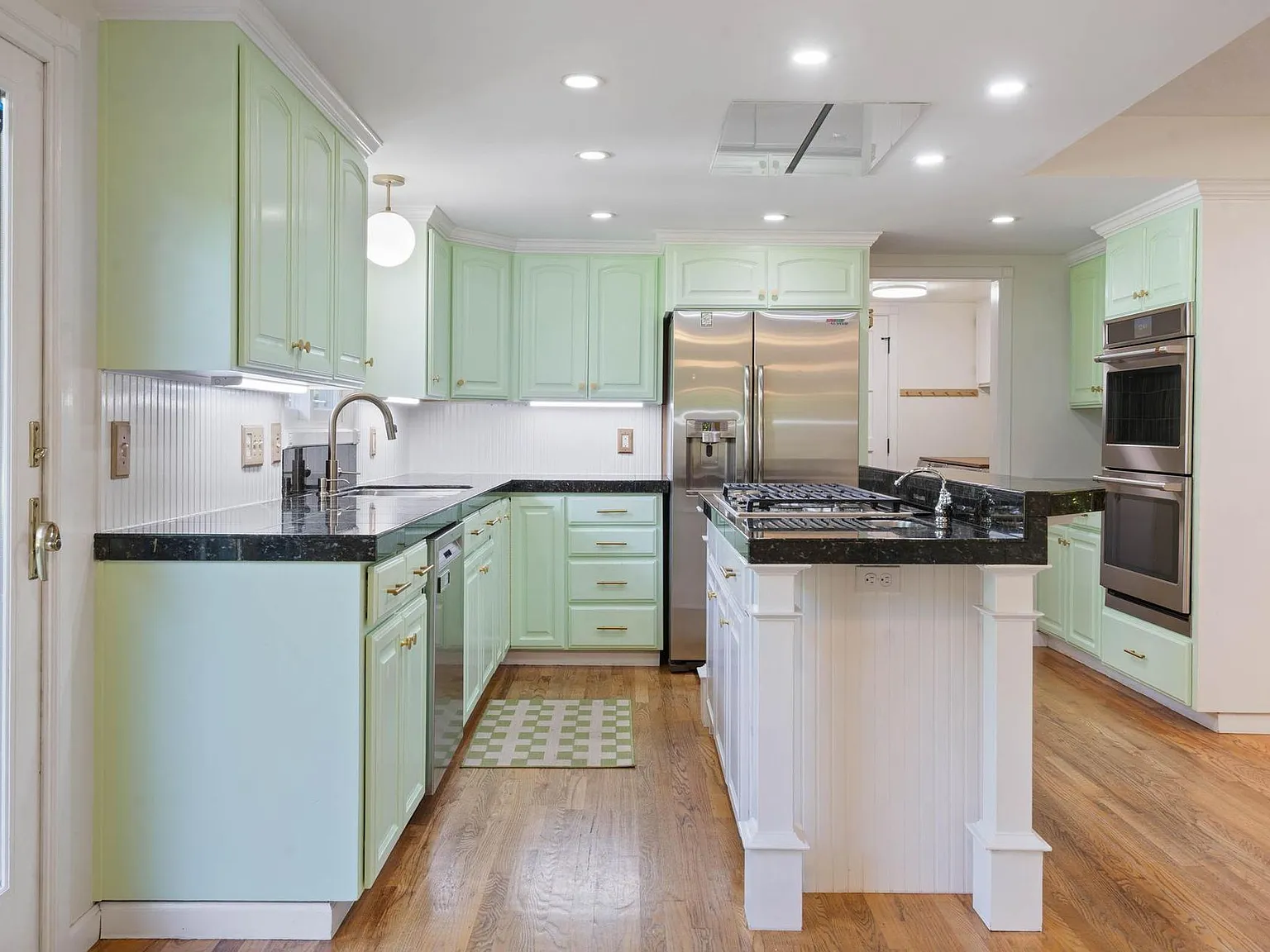 Cameo Ct — Photo 1